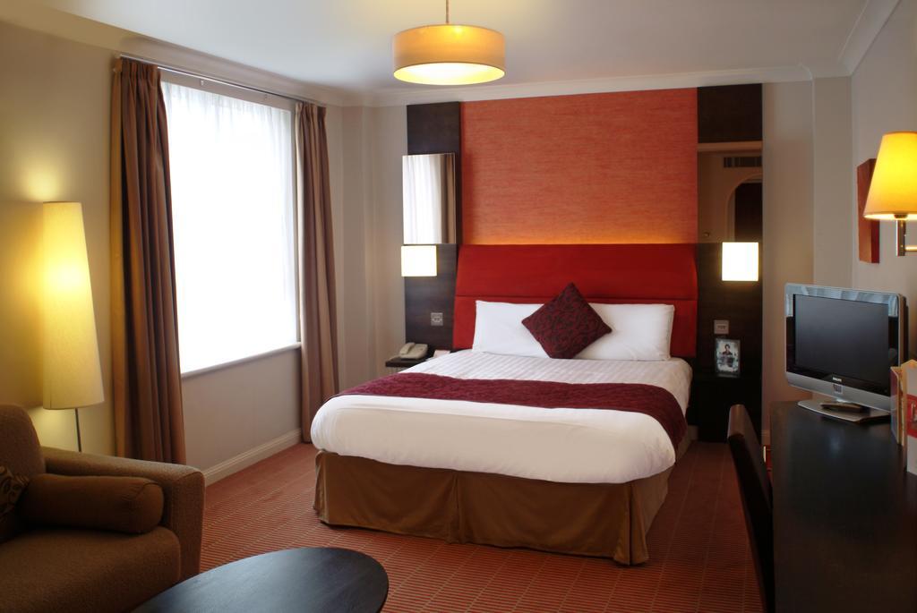 The Dragon Hotel Суонзи Стая снимка