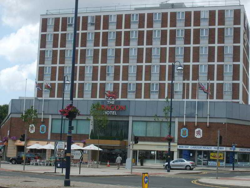 The Dragon Hotel Суонзи Екстериор снимка