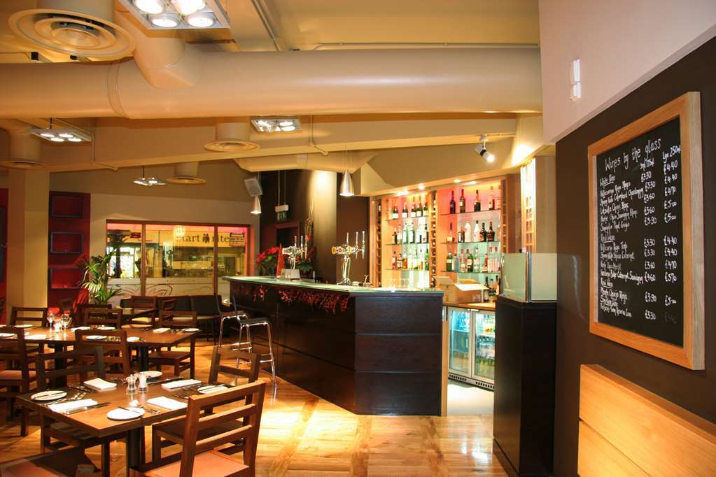 The Dragon Hotel Суонзи Ресторант снимка