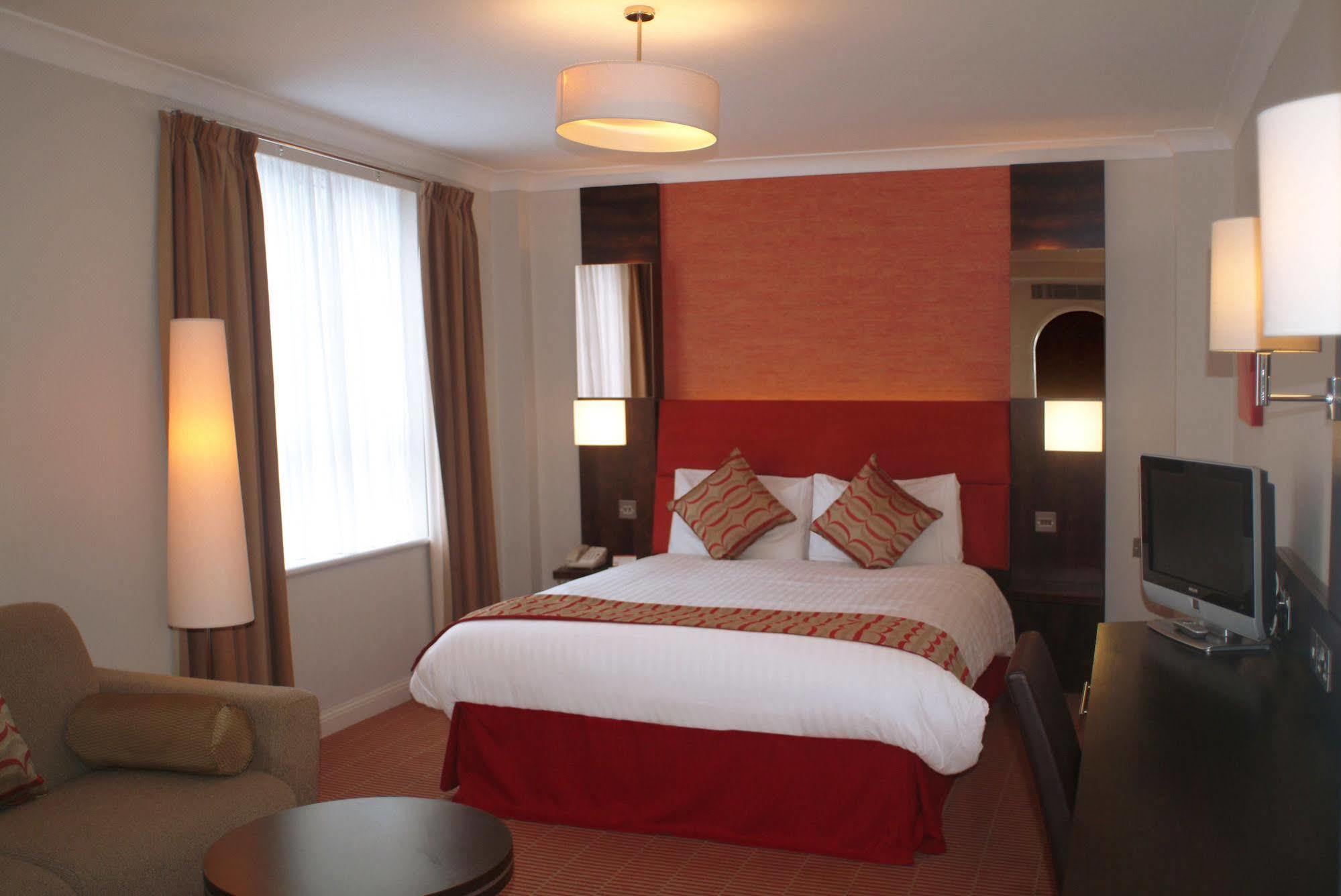 The Dragon Hotel Суонзи Екстериор снимка